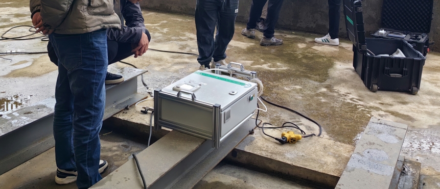 OIL Check400現場使用